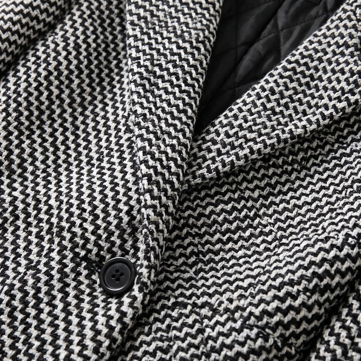 Via Elegant Long Coat — detail